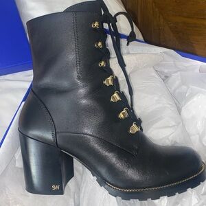 KOLBIE BLOCK
BOOTIE
Style ID: SJ110
Color: Black
Size: 9B 9.5 EU
Width: Medium